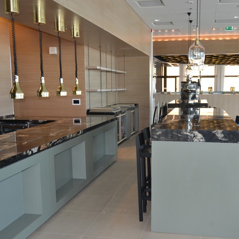 Montaż mebli w restauracji